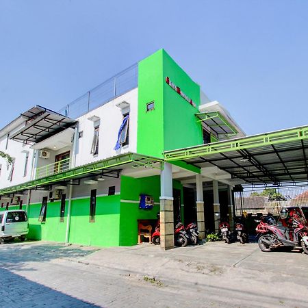 Super Oyo 93012 Griya Kencana Asri Syariah Lawean Exterior foto