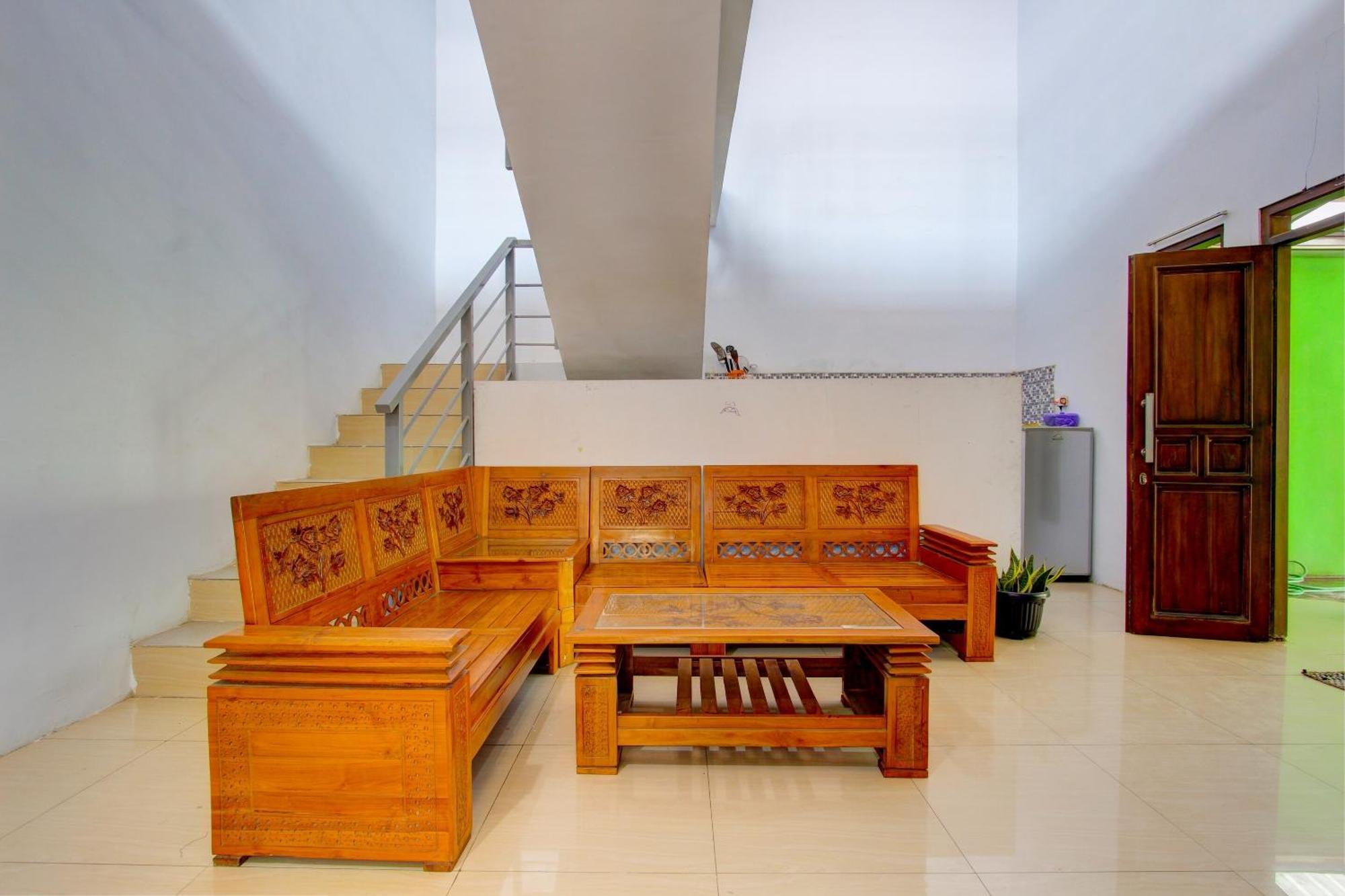Super Oyo 93012 Griya Kencana Asri Syariah Lawean Exterior foto